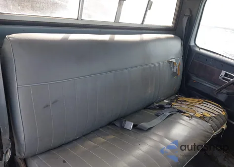 1984 Chevrolet C20 из США, поврежденный, VIN 1GCGC24M7EJ105702